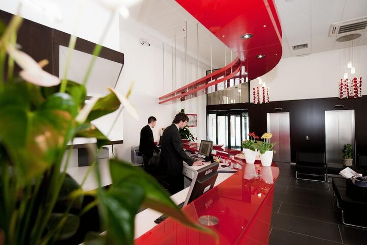 Guest Lobby
