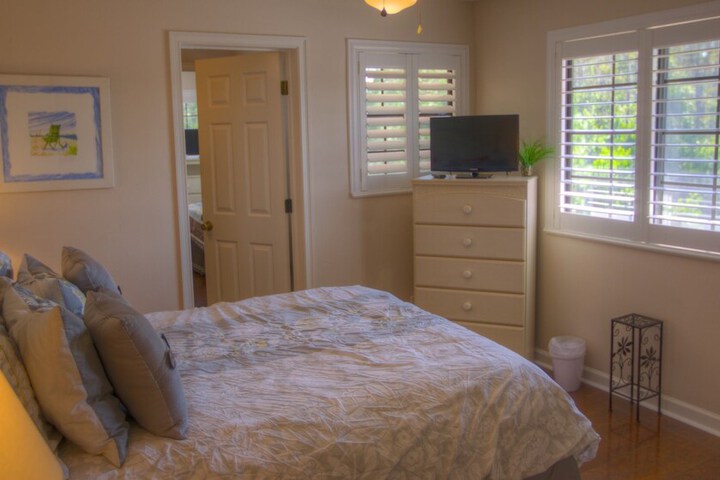 Room 6 of 25