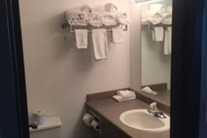 Room 4 of 24