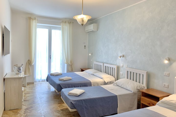 Room 8 of 49