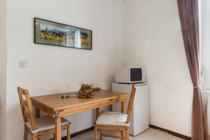 Room 6 of 13