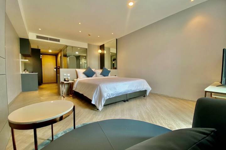 Room 22 of 64