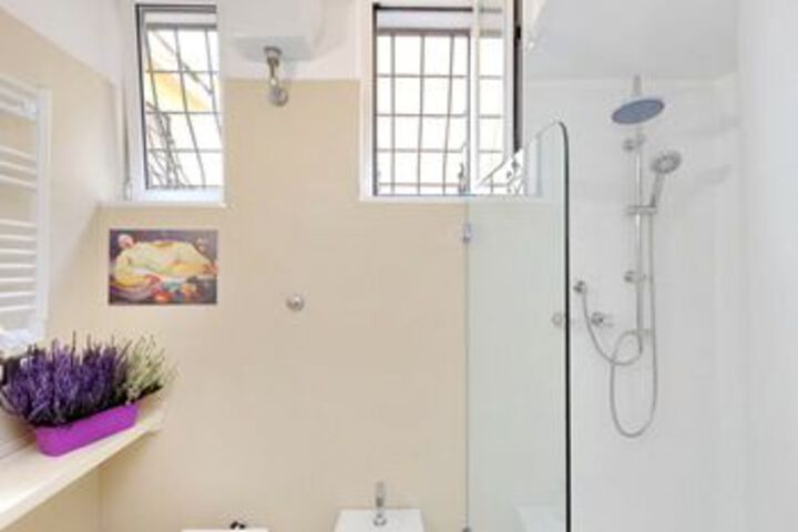 Room 5 of 27