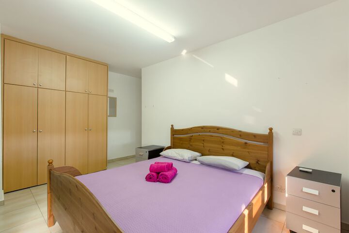 Room 34 of 63