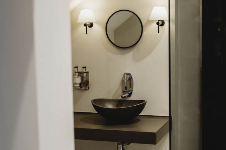 Room 13 of 20