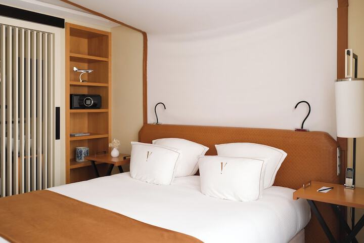 Room 12 of 81