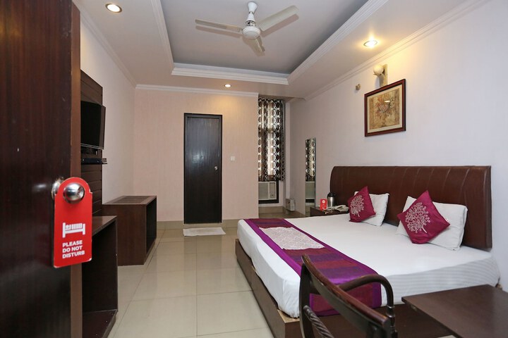 Room 9 of 23