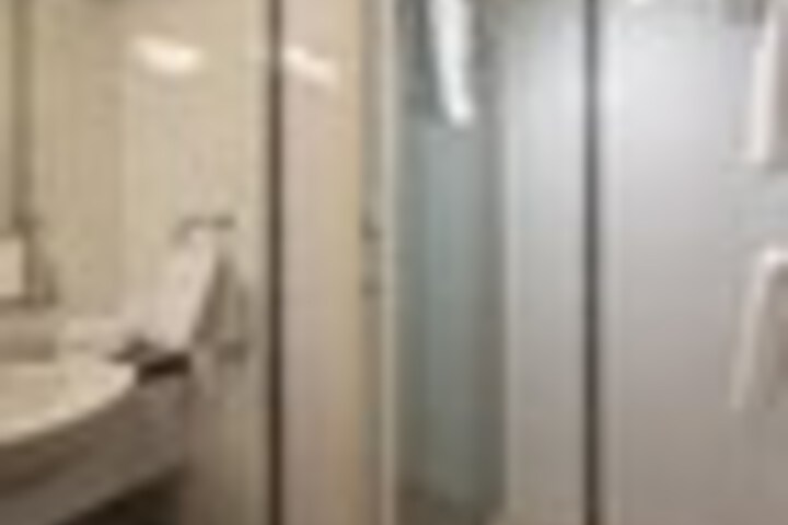 Room 116 of 210