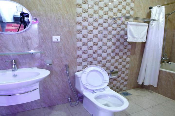 Room 9 of 11