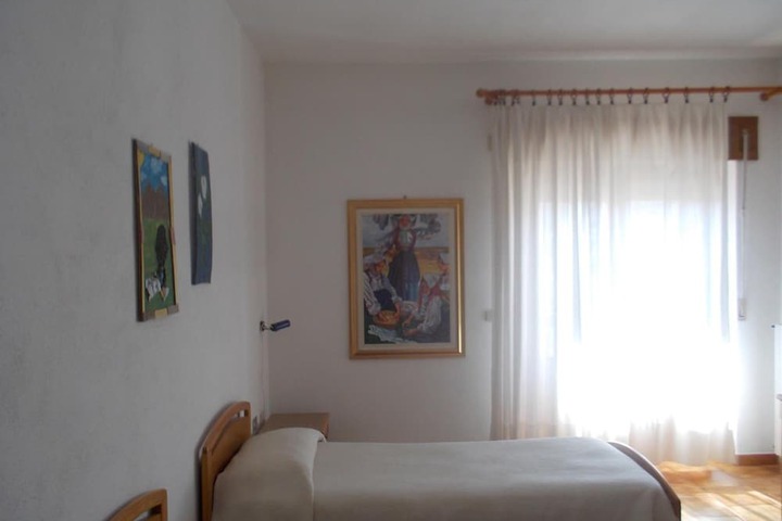 Room 16 of 65