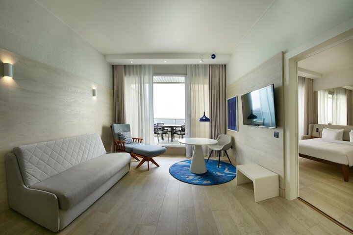 Room 47 of 167