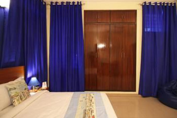 Room 10 of 27