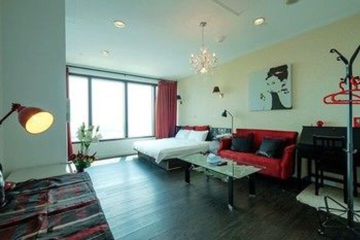 Room 15 of 42