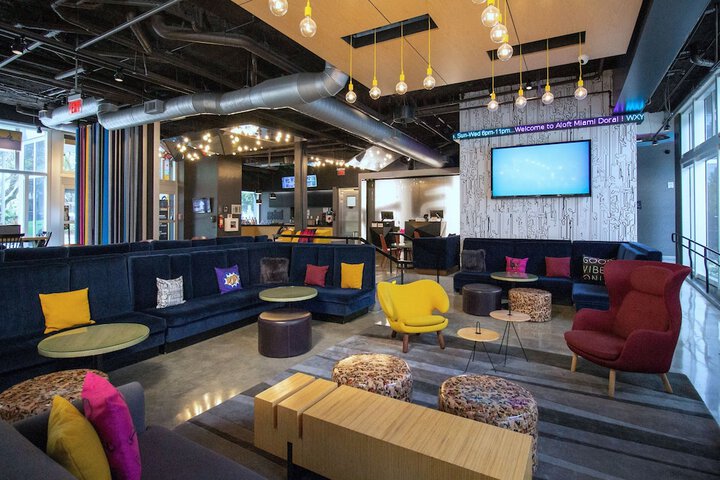 Lobby lounge
