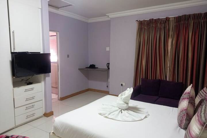 Room 17 of 57