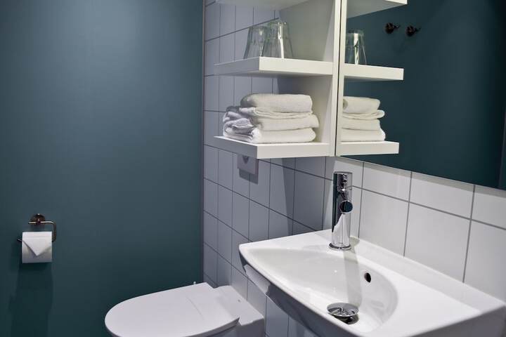Room 8 of 35