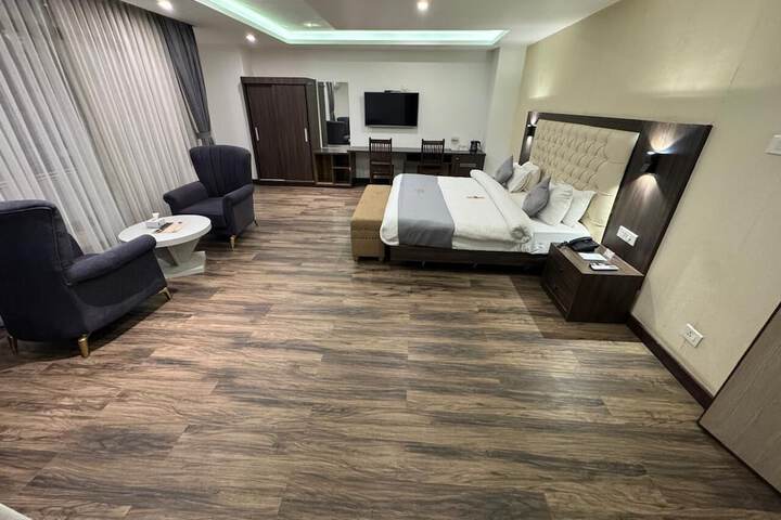 Room 8 of 29