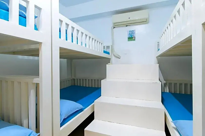 Room 10 of 20
