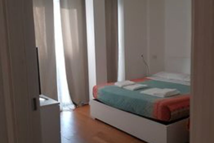 Room 18 of 28