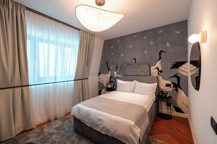 Room 34 of 87