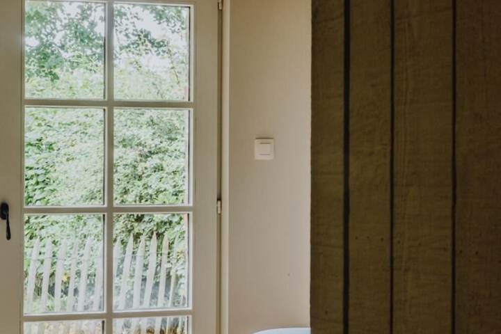 Room 3 of 61