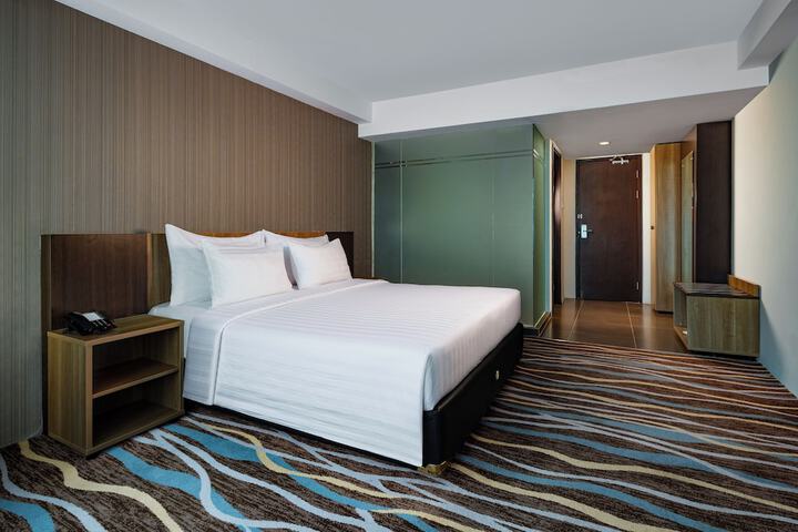 Room 10 of 85
