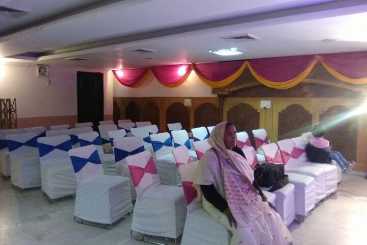 Ballroom/Hall 17 of 26