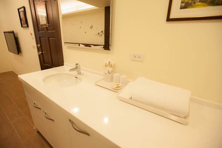Room 15 of 18