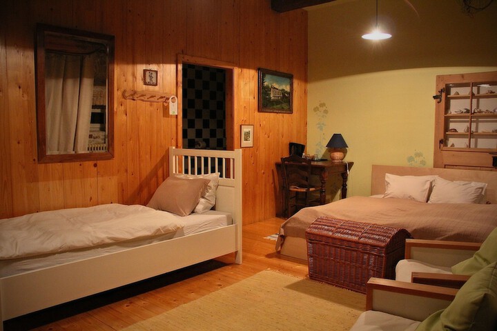 Room 4 of 113