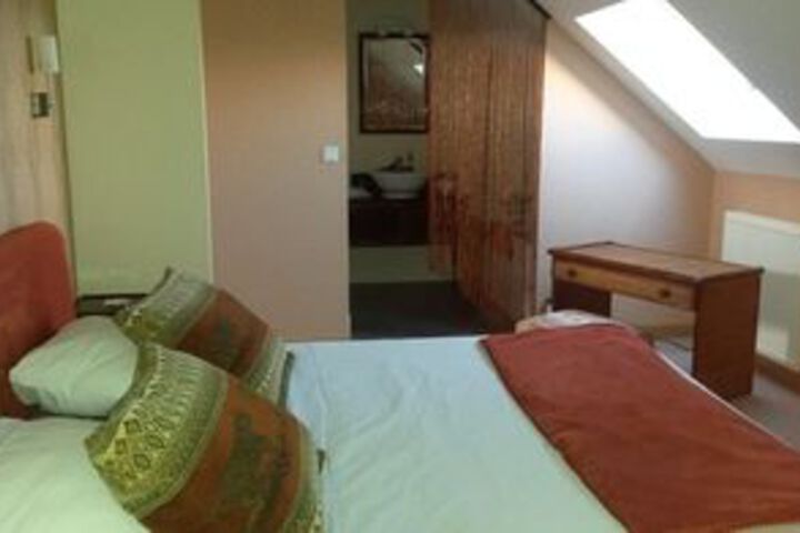 Room 2 of 25