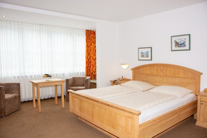 Room 4 of 41