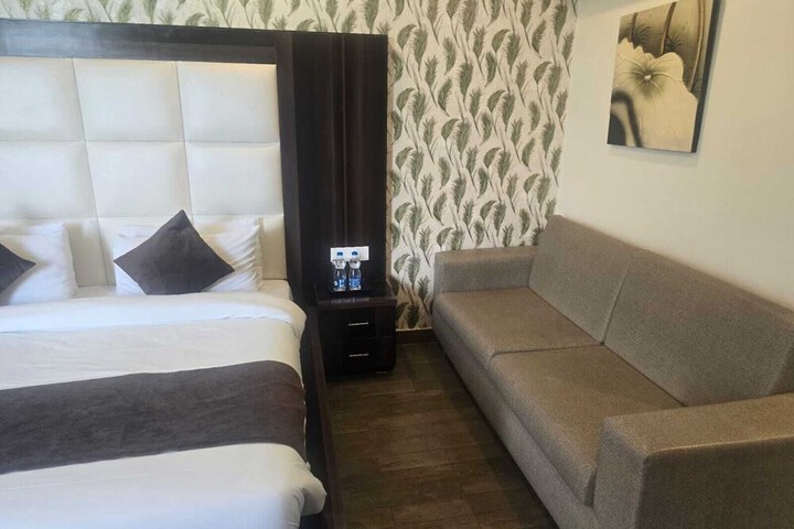 Room 5 of 30