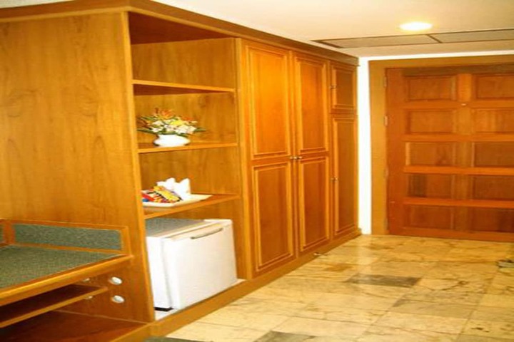 Room 22 of 36
