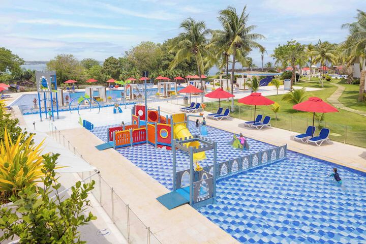 Pools & Facilities