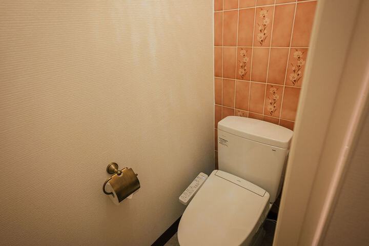 Room 72 of 106