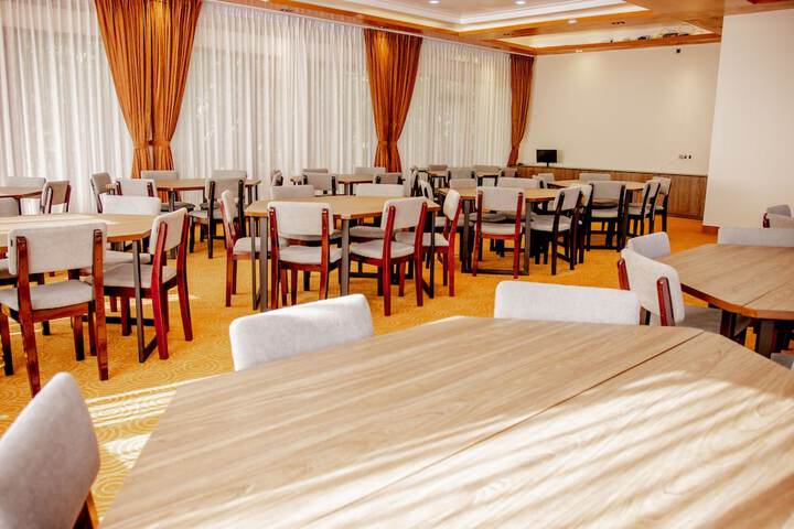 Ballroom/Hall 33 of 43