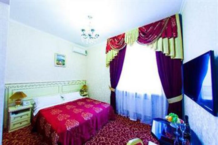 Hotel Suite Photo