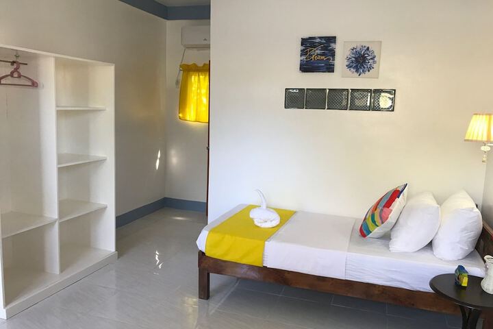 Room 5 of 49