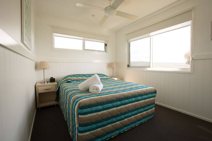 Room 2 of 152