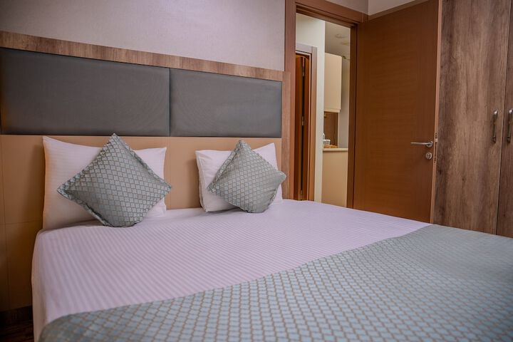 Room 12 of 66