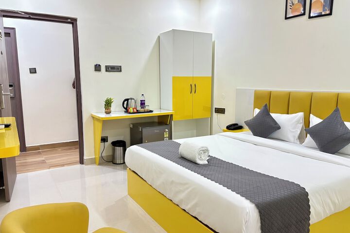 Room 10 of 17