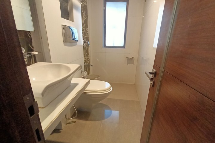 Room 16 of 23