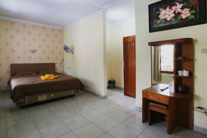 Room 32 of 59