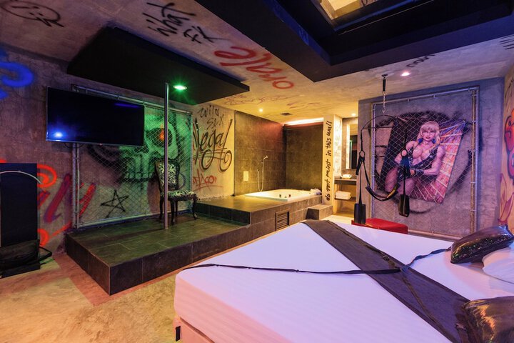 Room 29 of 70