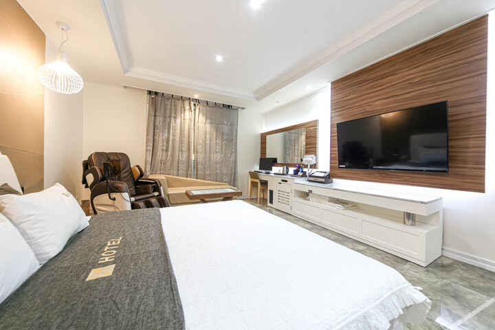 Room 14 of 88