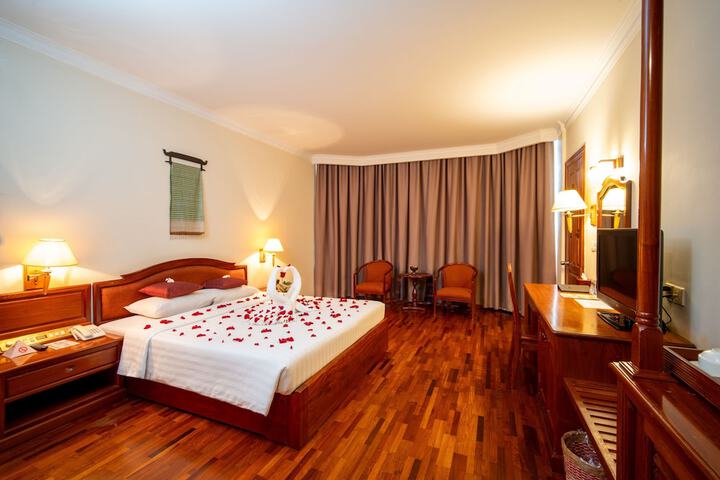 Room 27 of 169
