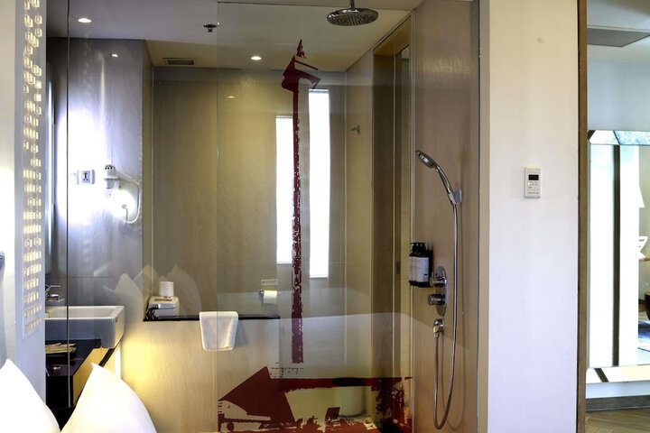 Room 46 of 161