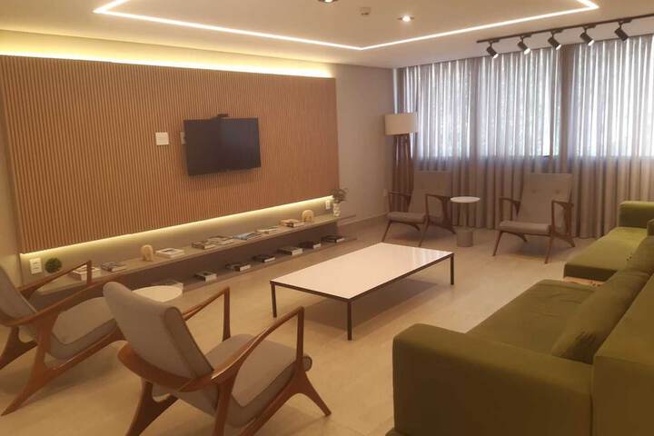 Room 7 of 16