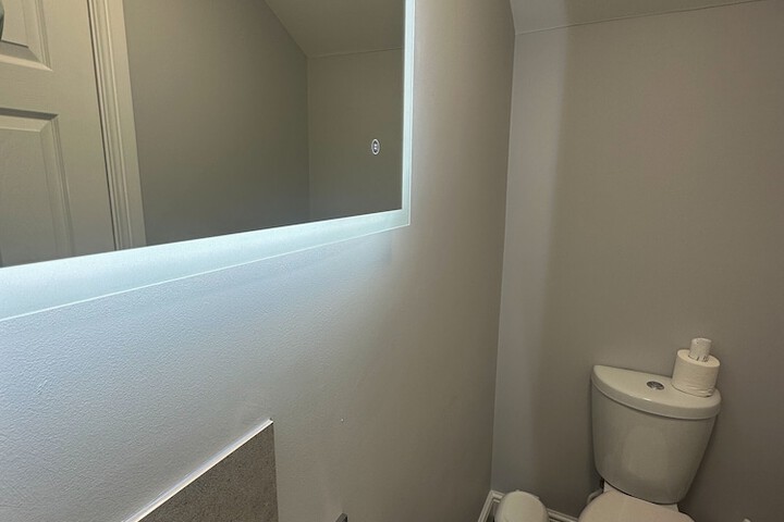 Room 102 of 160