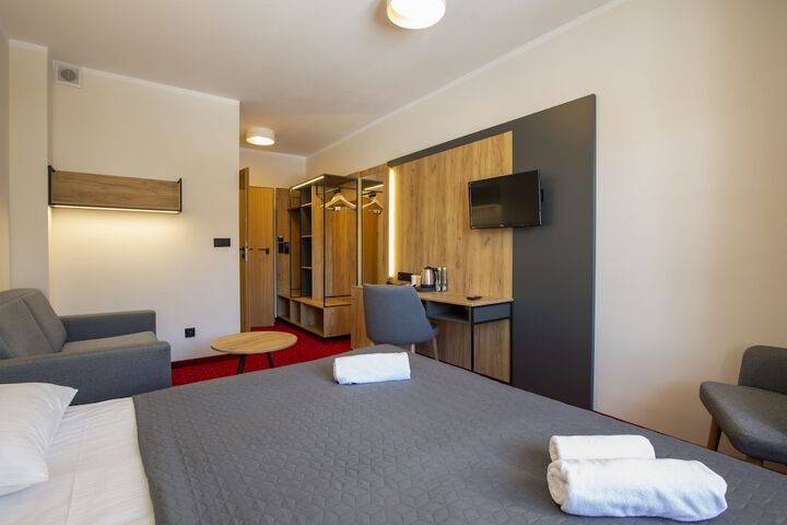 Room 15 of 49